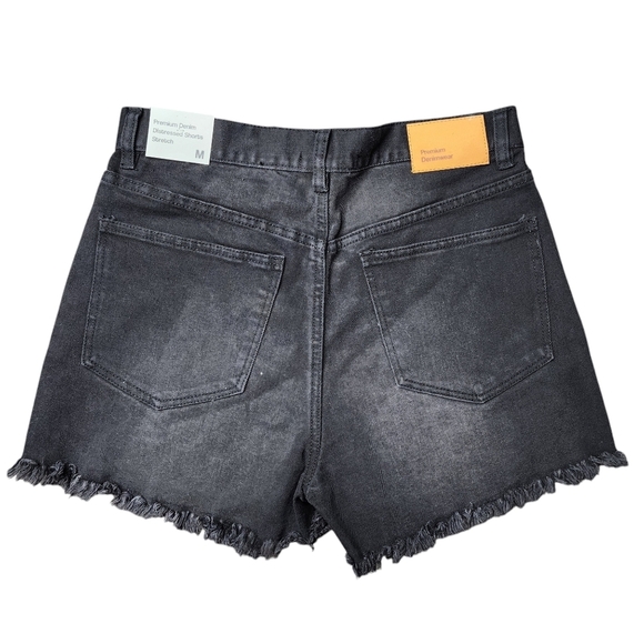 NWT Love Tree Denim Black Women's Shorts Size Medium - Picture 3 of 9